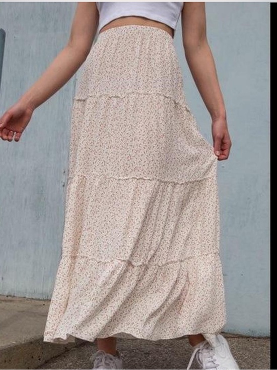 Dresses & Skirts - Brandy Melville Izzy Floral Tiered Maxi Skirt Made in Italy Viscose One Size